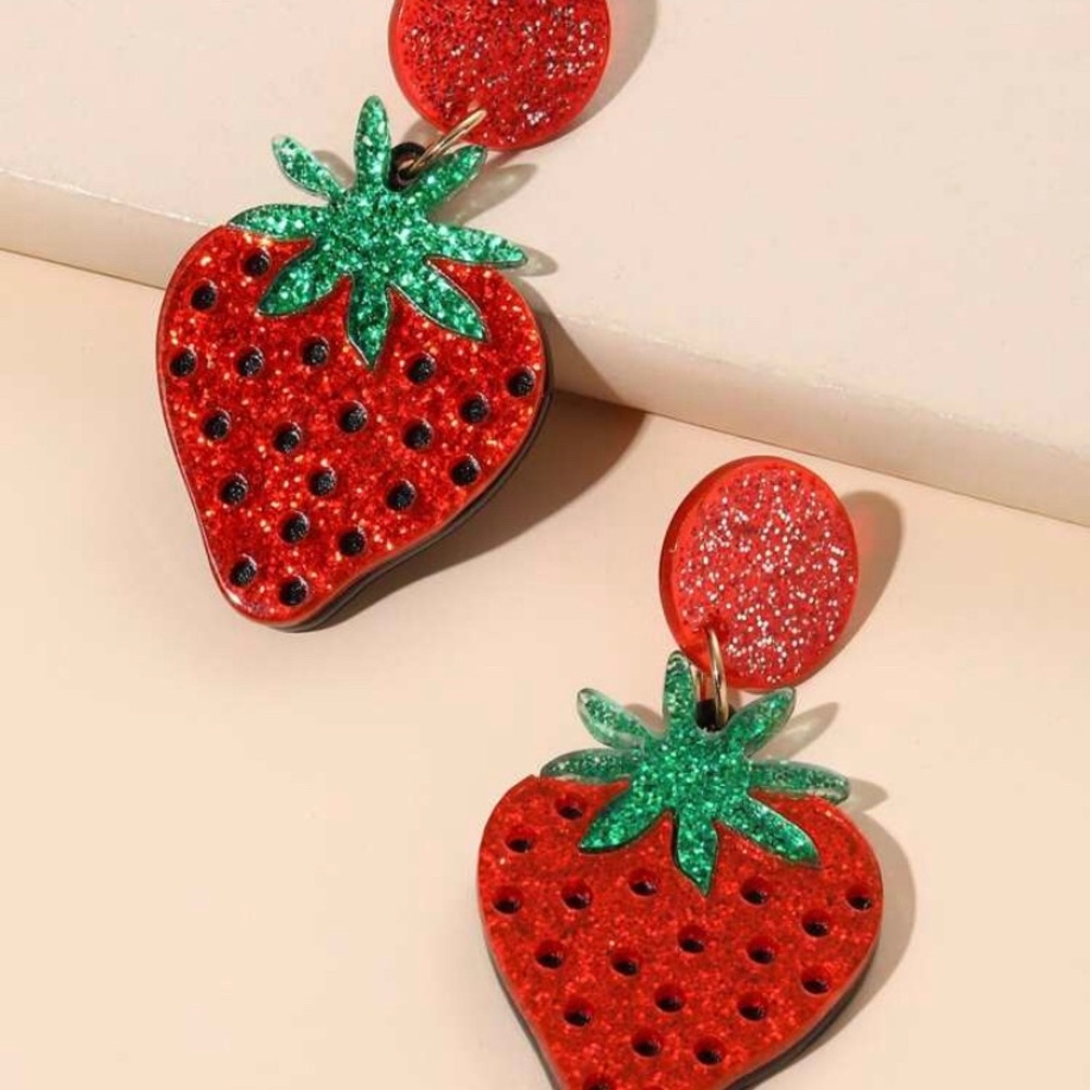 NEW Strawberry Shaped Earrings